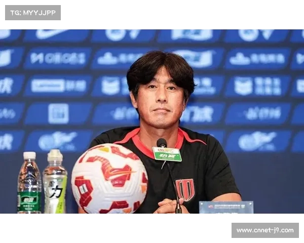 成都蓉城更衣室矛盾:徐正源怒斥俱乐部引援不力震动足坛 成都蓉城更衣室矛盾:徐正源怒斥俱乐部引援不力震动足坛